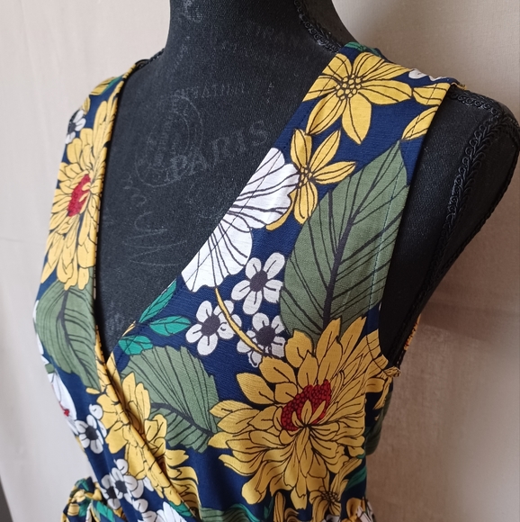 F21 Floral Print Dress - Picture 2 of 13